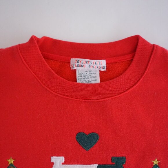 VTG Joyeuses Fêtes Red Ugly Christmas Sweatshirt Trees Cabin Holiday M - Picture 10 of 10